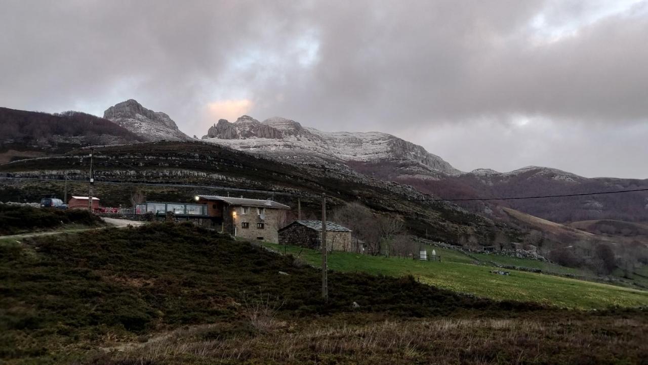 Хостел Refugio Castro Valnera Эспиноса-де-лос-Монтерос Экстерьер фото